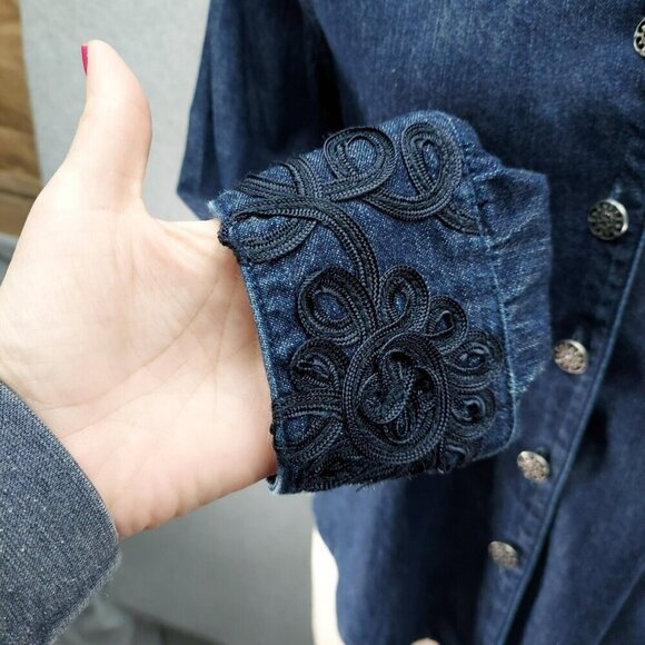 Christopher & Banks Women’s Embroidered Button Long Sleeve Denim Top size S - Picture 5 of 11